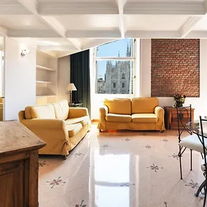  Apartment Duomo Cathedral View - Luxury Italy